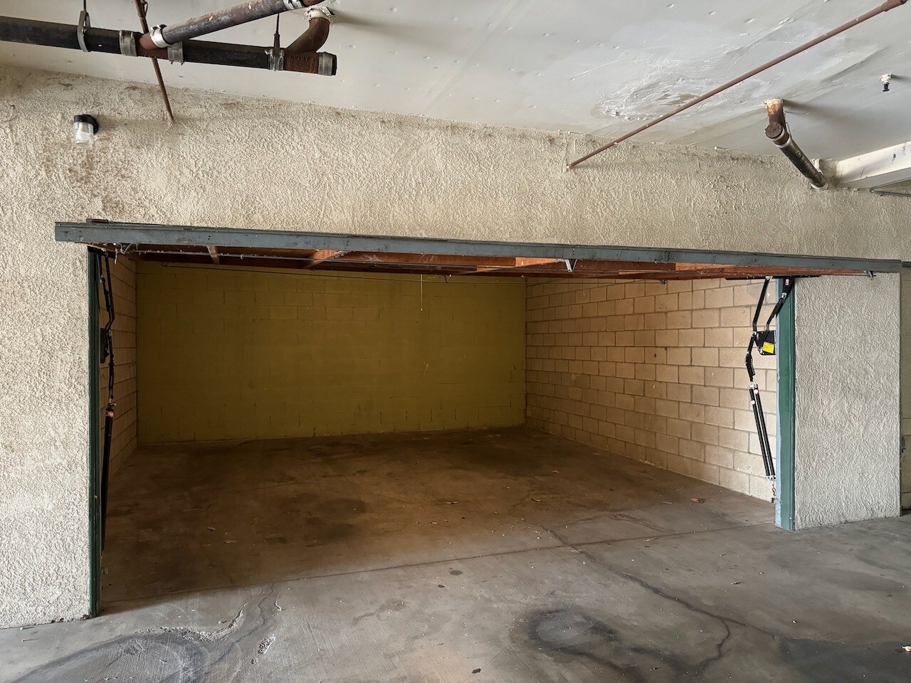 Building Photo - 4041 Franklin Ave