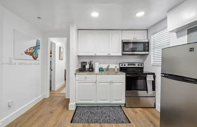 Building Photo - 310 Oregon St