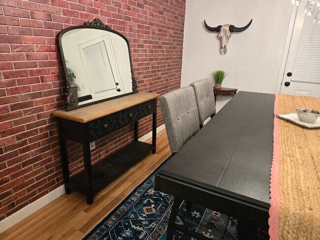 Building Photo - 2207 Parker Ave