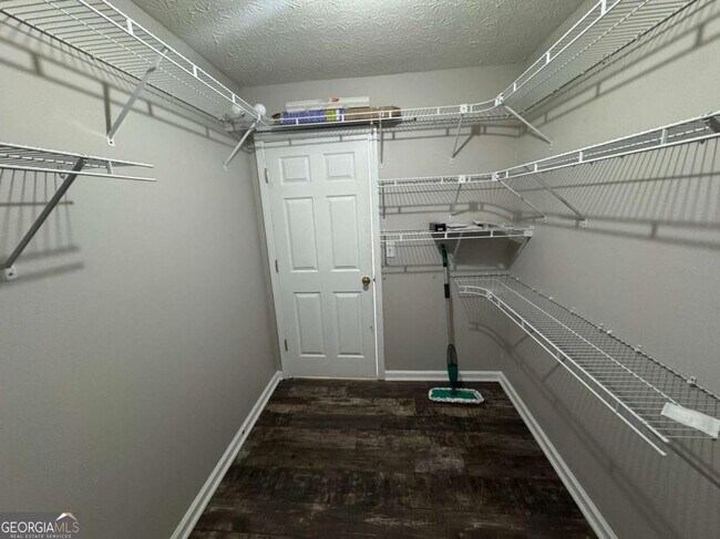 Building Photo - 1672 Walters Park Ct