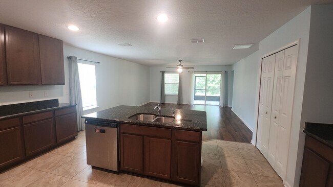 Building Photo - Located in the very popular community of K...