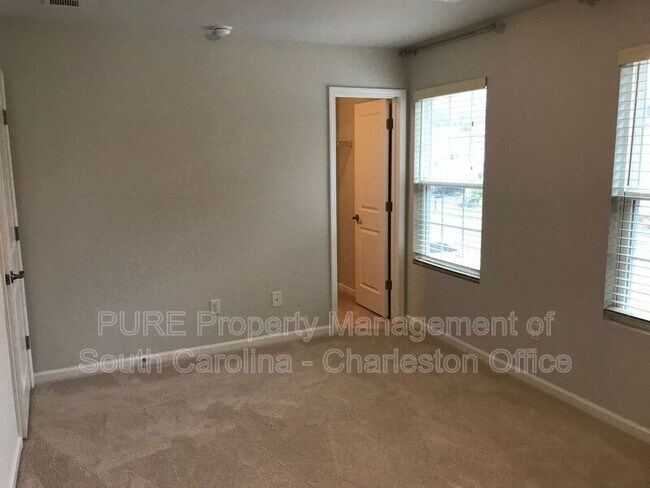 Building Photo - 3071 Conservancy Ln