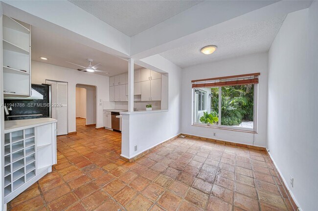 Building Photo - 104 Santander Ave