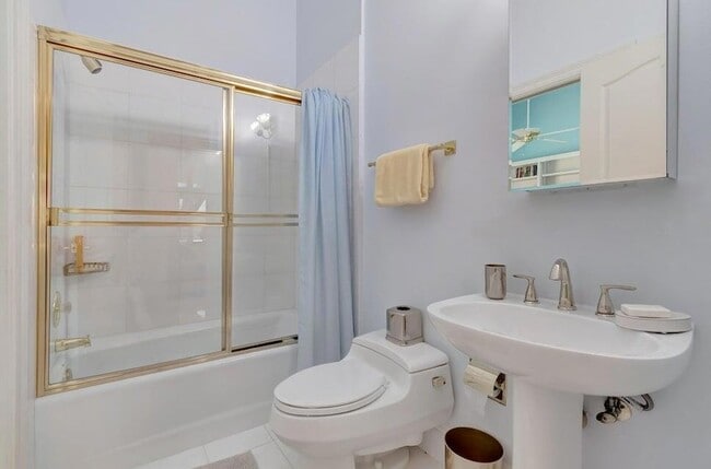 Building Photo - 8304 Desmond Dr