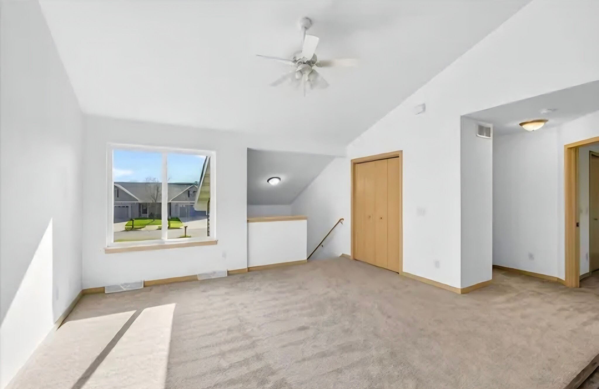 Building Photo - 823 Thompson Dr