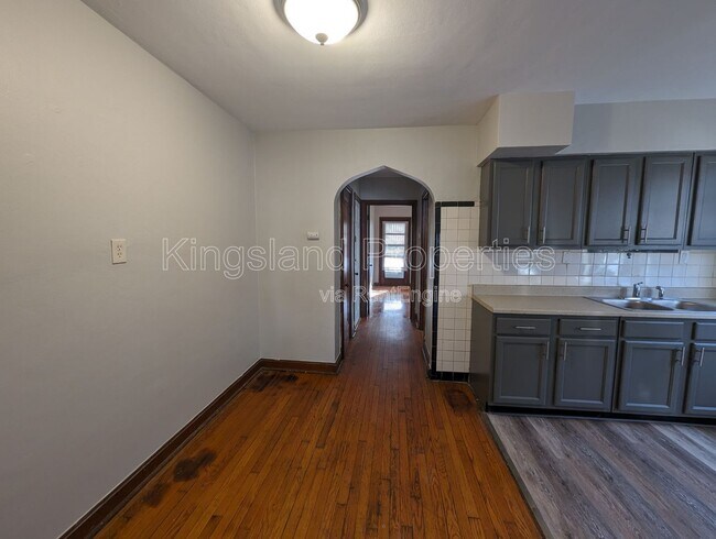 Building Photo - 3910 Chippewa St
