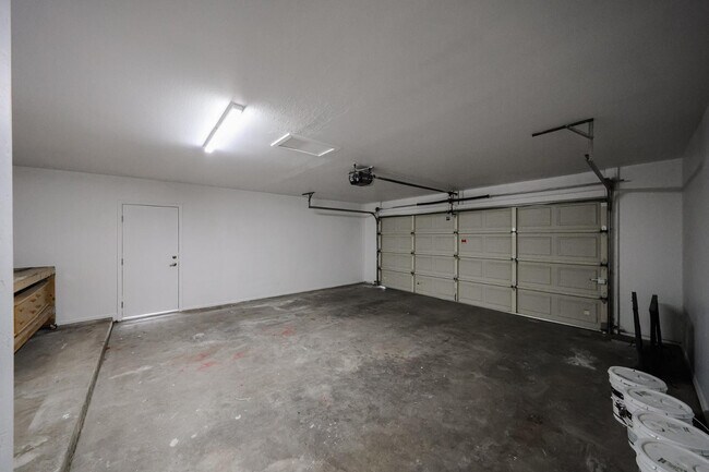 Building Photo - 3001 W Mercer Ln