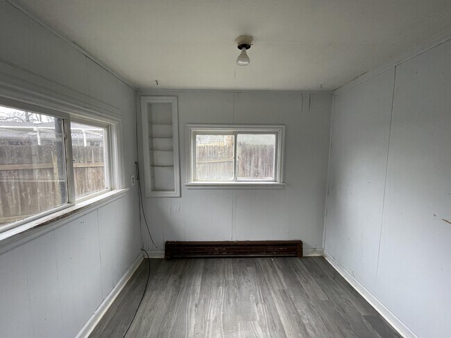 Building Photo - 1910 20th St NE