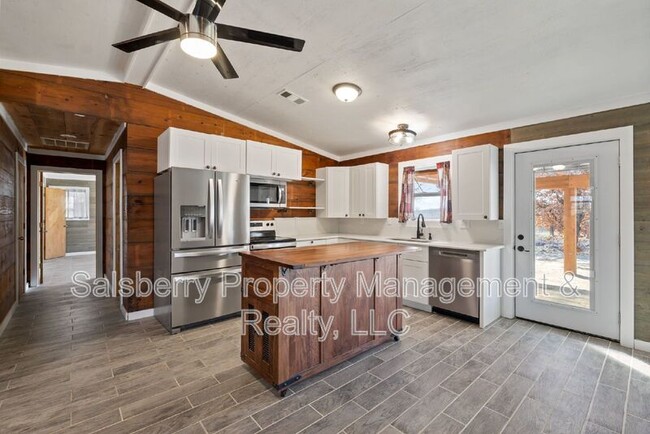 Building Photo - 933 Leatherwood Ln