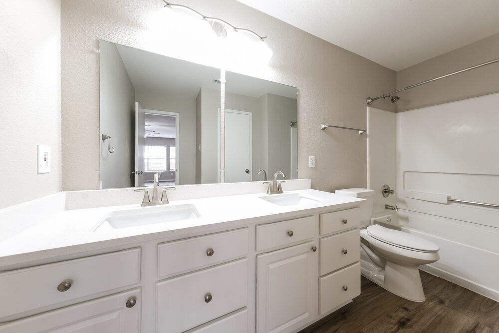 Building Photo - 2016 Continental Pass