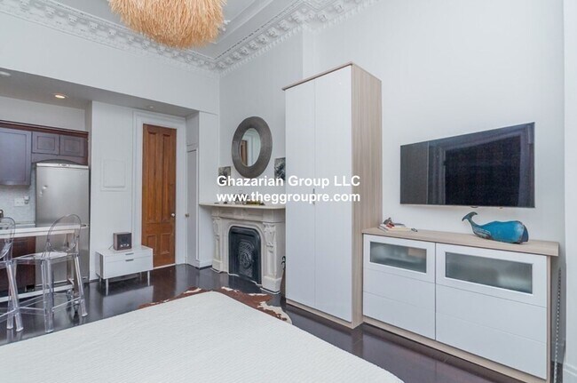 Building Photo - 524 Columbus Ave