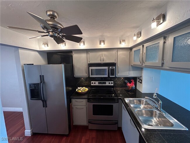 Building Photo - 15171 Cedarwood Ln