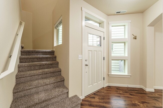 Building Photo - $1000 Year End Savings - Ask Us How! Convenient Location 3 Bedroom 2.5 Bathroom with Fence Back Yard