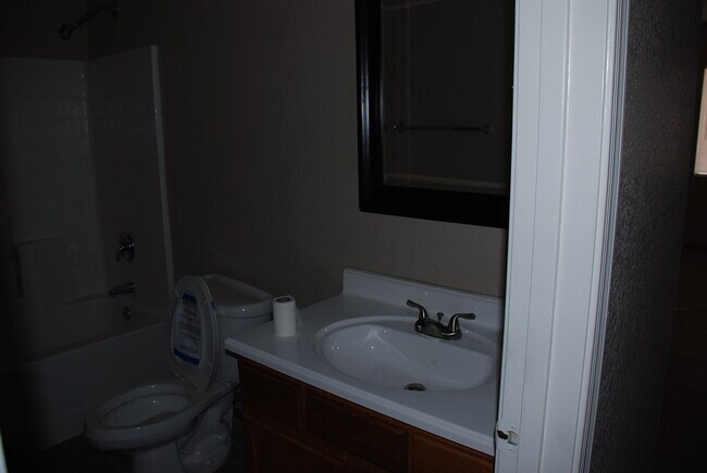 Building Photo - Beautiful Tolleson Home