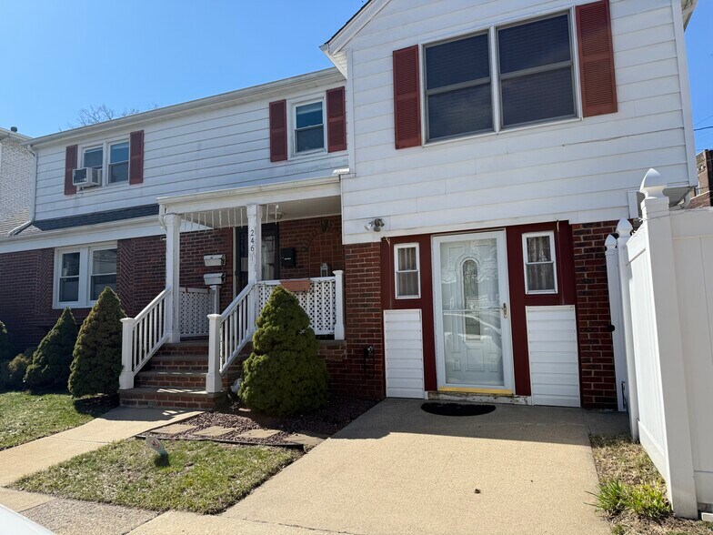 Building Photo - 246 Grant Ave