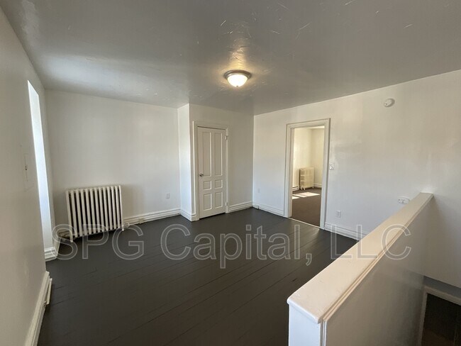 Building Photo - 659 W Philadelphia St