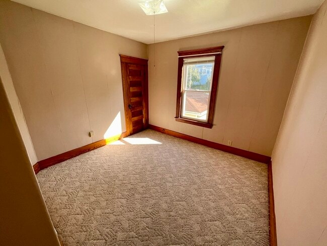 Building Photo - 21 Watson Ave