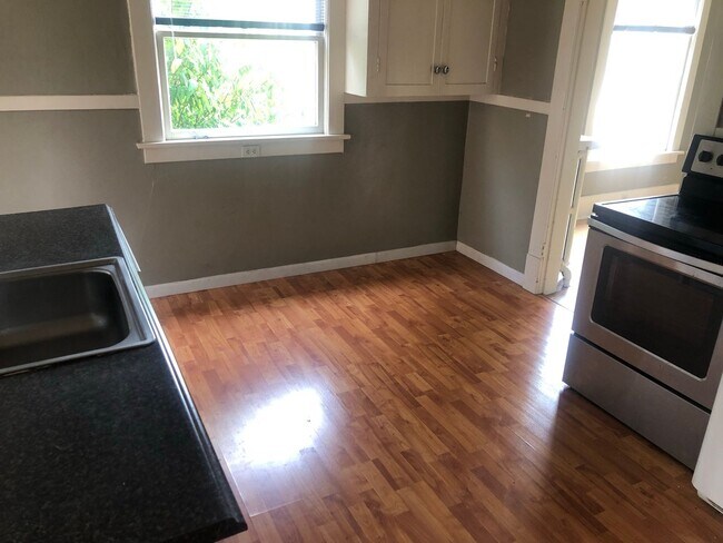 Building Photo - 2347-2349 Federal Ave E