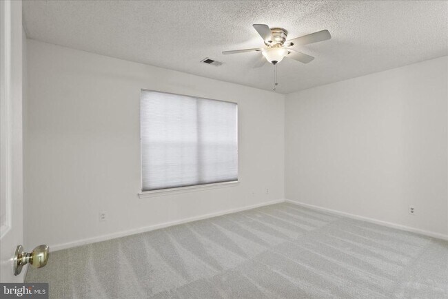 Building Photo - 12018 Golf Ridge Ct