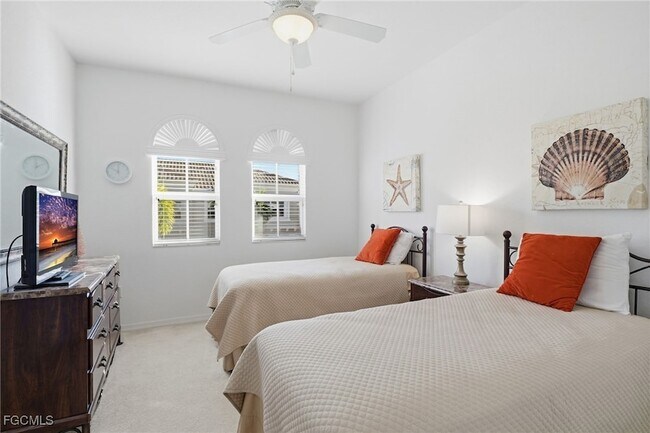 Building Photo - 8560 Violeta St