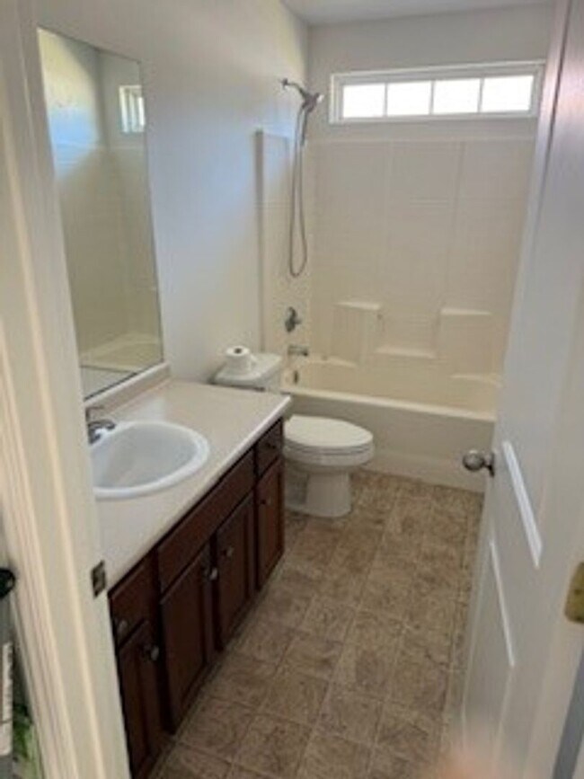 Building Photo - 534 Cobblestone Cir