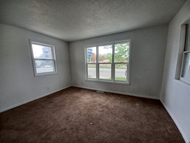 Building Photo - Check out this wonderful one-bedroom plus ...