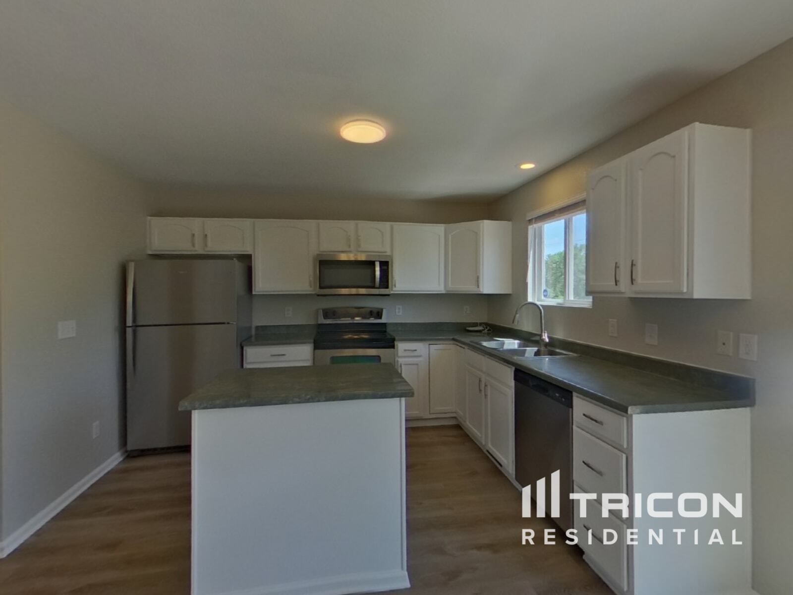 Building Photo - 1285 Lords Hill Dr