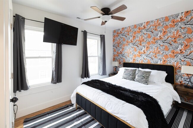 Building Photo - 10628 Lee Ave