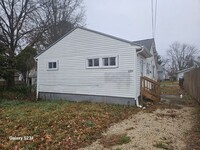 Building Photo - 2 Bedroom 1 Bath House for Rent