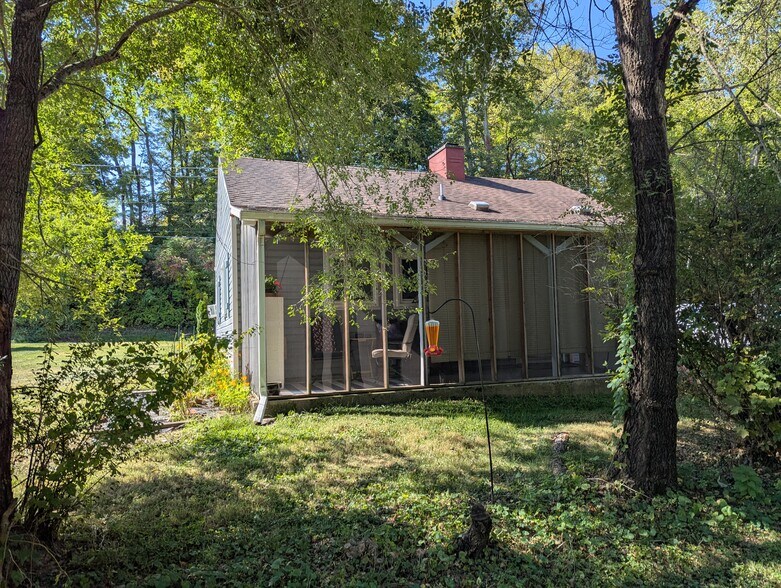 Rear Exterior - 309 W Main St