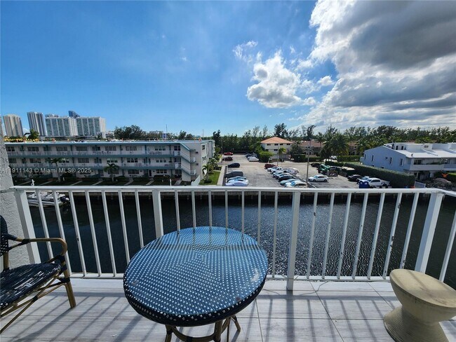 Building Photo - 3944 NE 167th St