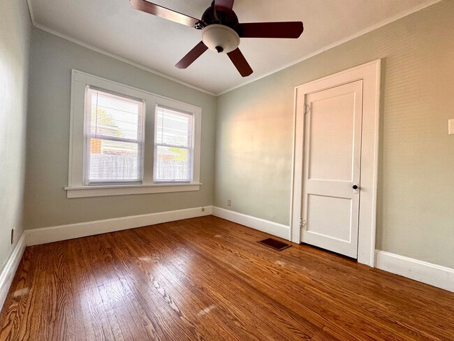Building Photo - Charming 2 Bedroom 1 Bath House