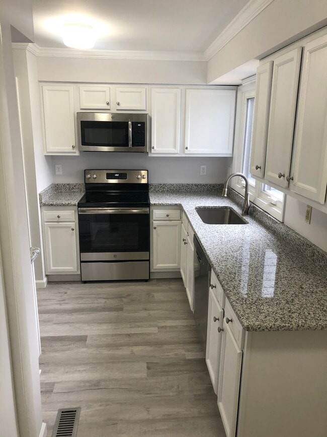 Building Photo - 2 Bed 2 Bath in Fox Fire