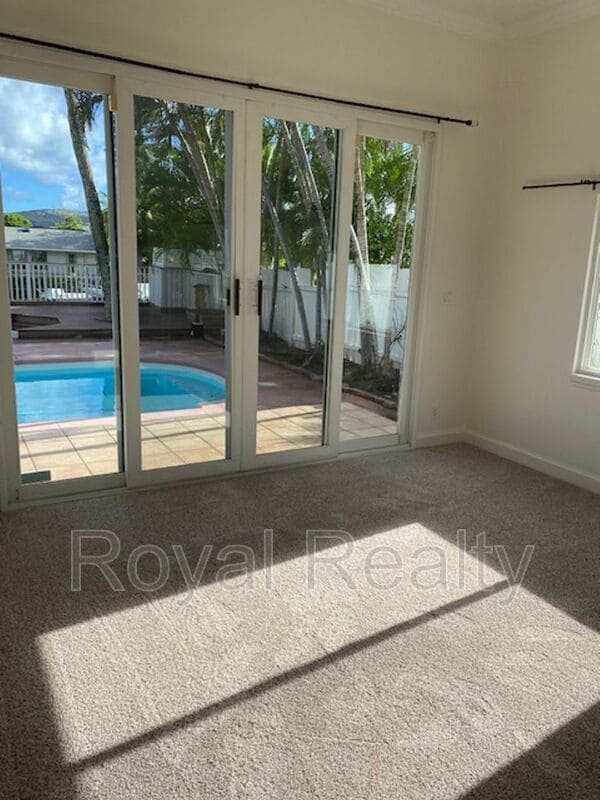 Building Photo - 6637 Hawaii Kai Dr