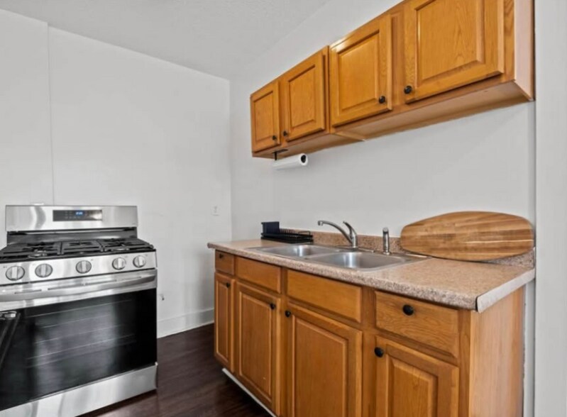 Building Photo - 3820 Walnut St