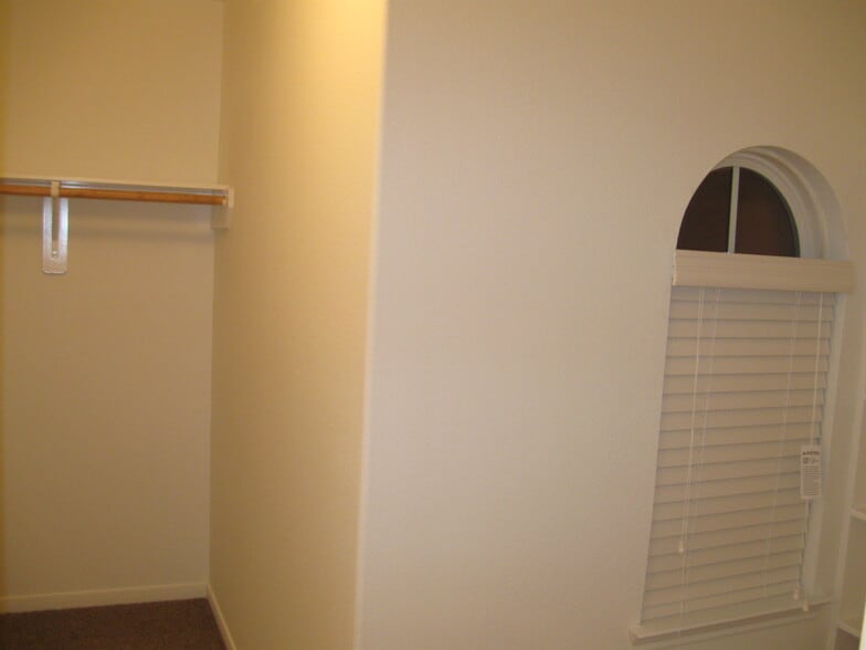 Building Photo - 4807 Dappled Grove Trail