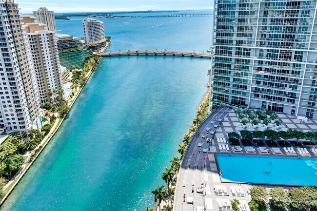 Building Photo - 465 Brickell Ave