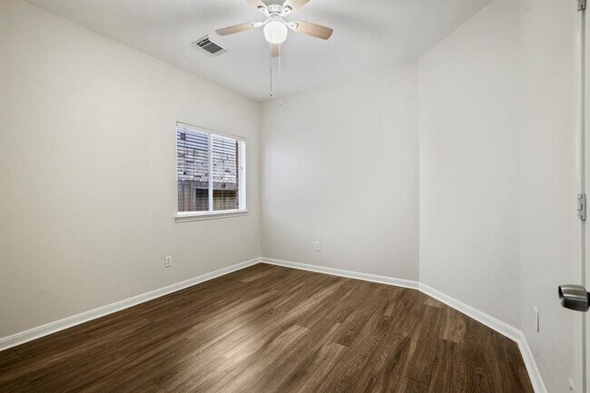 Building Photo - 2702 Orchard Creek Ln