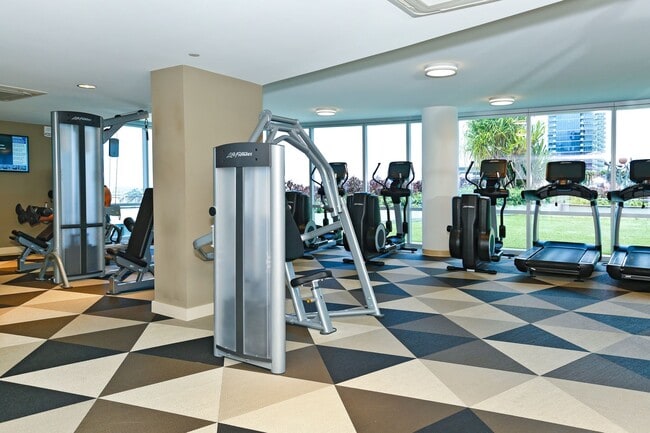 Building Photo - Keauhou Place 3001 - Convenient City Living in Kakaako!