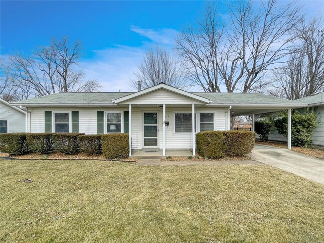 Building Photo - 3907 Memorial Dr