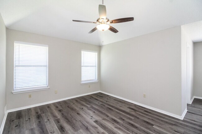 Building Photo - 1109 Buckeye Dr