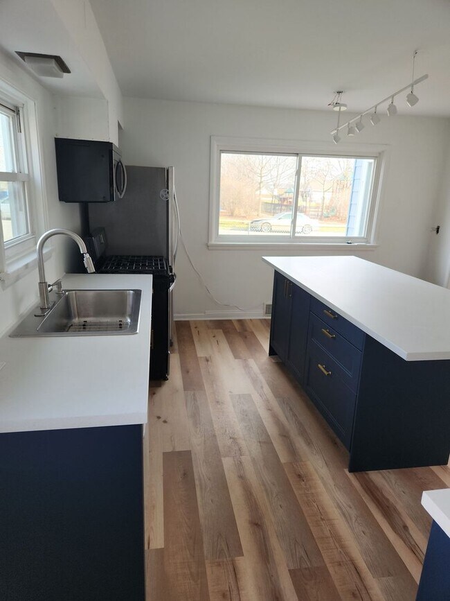 Building Photo - 264 N Jackson St