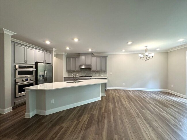 Building Photo - 1468 Edgebrook Ct NE