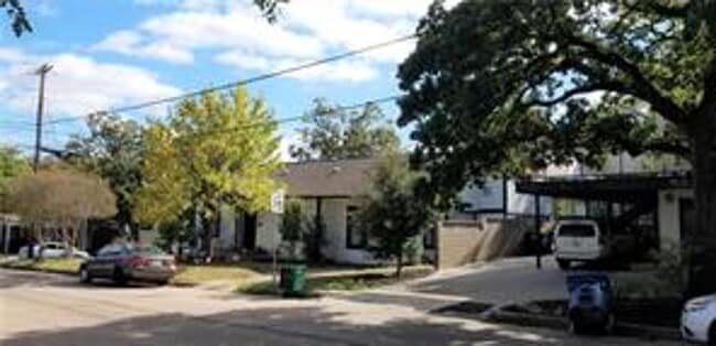 Building Photo - 103 E 34th St