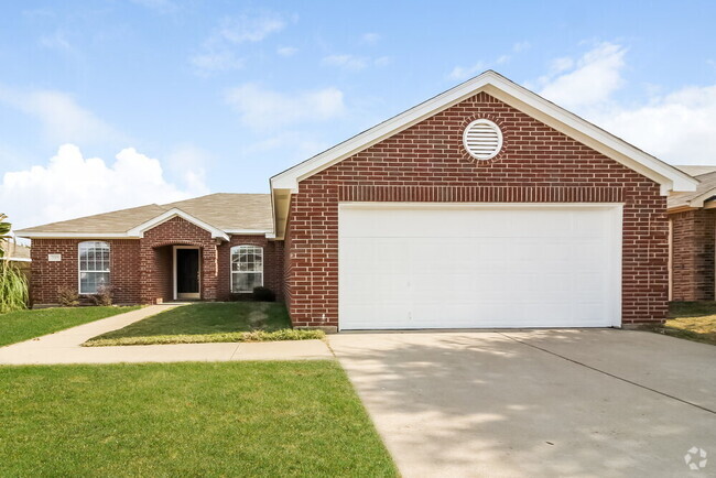 Building Photo - 316 Rock Hill Dr