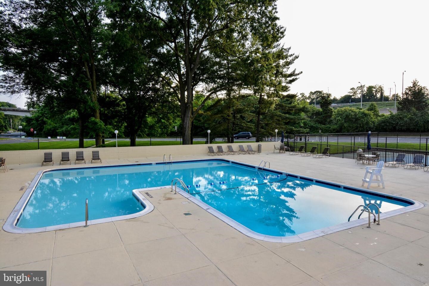 Building Photo - 1300 Army Navy Dr