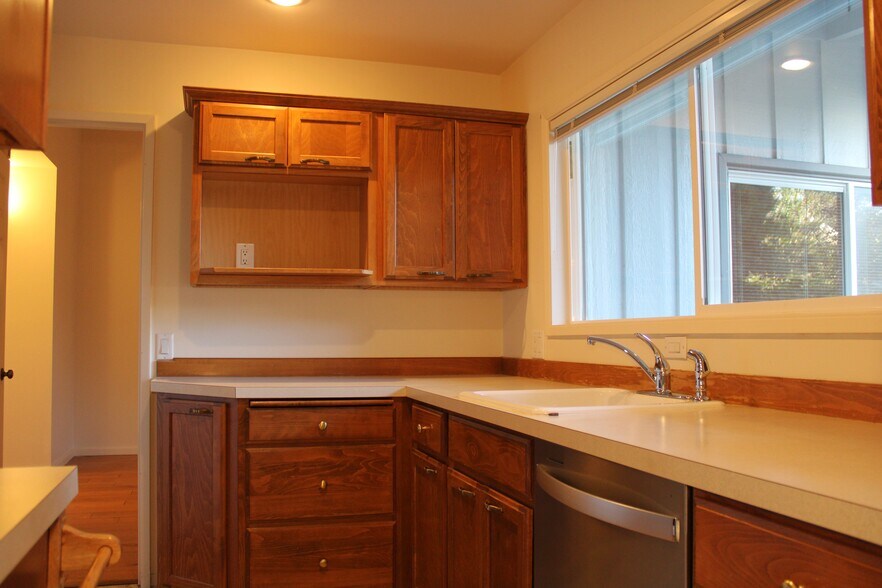 Building Photo - 1219 1st St