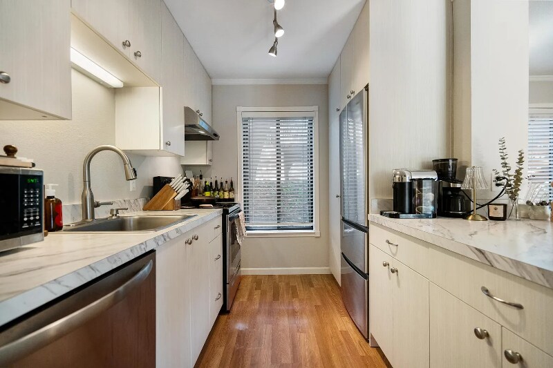 Building Photo - 7704 SW Barnes Rd