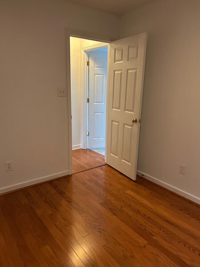 Building Photo - 7816 Coachford Ct