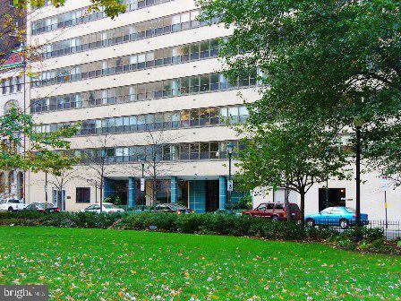 Building Photo - 1806-18 Rittenhouse Square